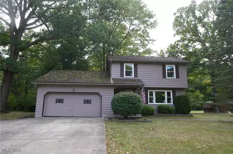 3965 Mccarty Dr, Canfield, OH 44406