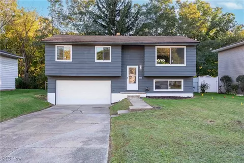 24550 Ridgeline Dr, Bedford Heights, OH 44146