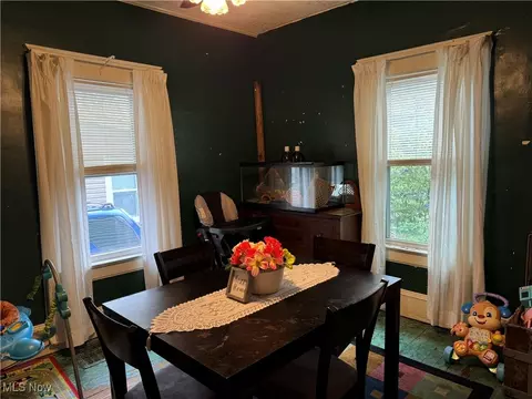 Dining - 15 E 8th St, Ashland, OH 44805 photo 1 of 2