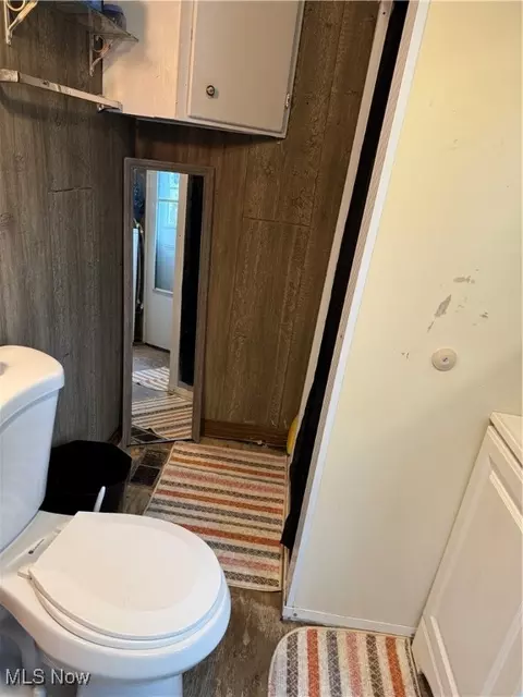 Bath - 15 E 8th St, Ashland, OH 44805 photo 1 of 3