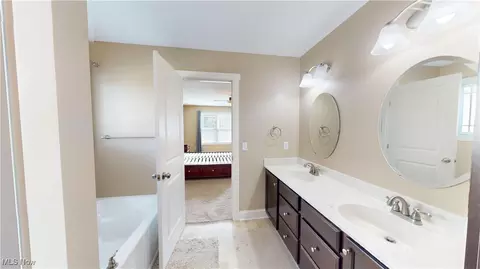 Bath - 3729 Kalie Ave, Rootstown, OH 44272 photo 4 of 5