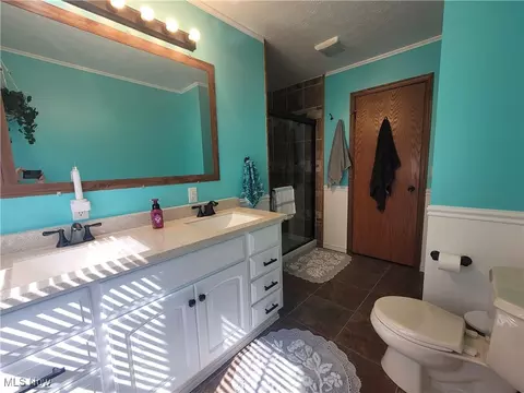 Bath - 212 Taylor Blvd, Lagrange, OH 44050 photo 2 of 5