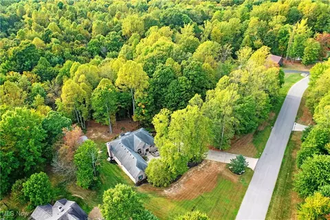 View/Area - 5551 Walnut Grove Cir, Struthers, OH 44471 photo 1 of 2