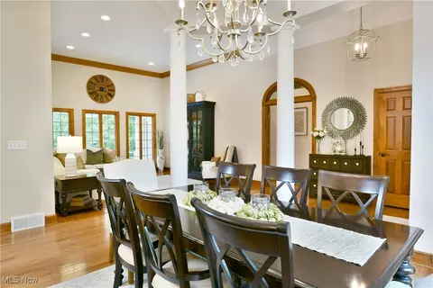 Dining - 5551 Walnut Grove Cir, Struthers, OH 44471 photo 1 of 4