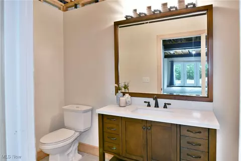 Bath - 5551 Walnut Grove Cir, Struthers, OH 44471 photo 6 of 7