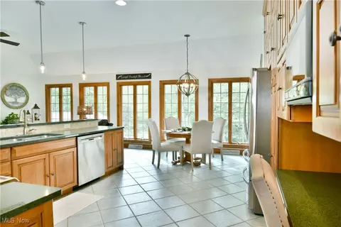 Kitchen - 5551 Walnut Grove Cir, Struthers, OH 44471 photo 1 of 4
