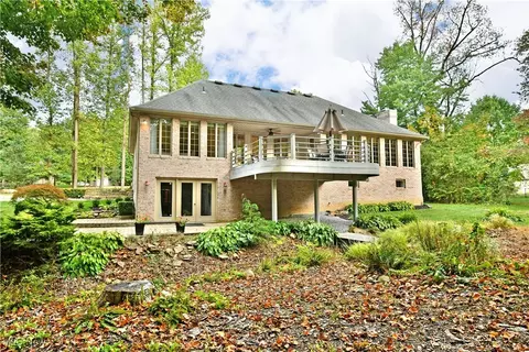 Exterior - 5551 Walnut Grove Cir, Struthers, OH 44471 photo 8 of 9