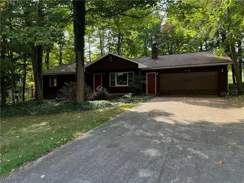 14730 Evergreen Dr, Burton, OH 44021