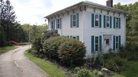 7848 State St, Garrettsville, OH 44231