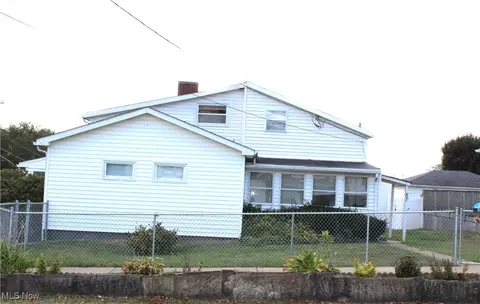 87 High St, New Cumberland, WV 26047