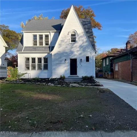 356 Denison Ave, Elyria, OH 44035 photo 2