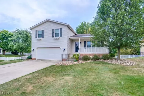 128 Apple Ridge Dr, Apple Creek, OH 44606
