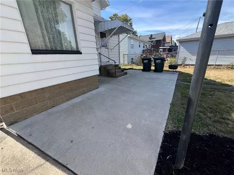 Exterior - 321 E 10th St, Dover, OH 44622 photo 10 of 14