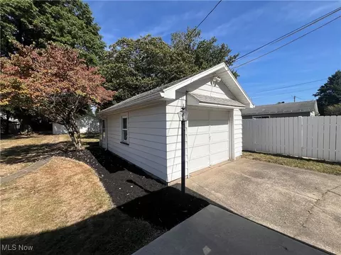 Exterior - 321 E 10th St, Dover, OH 44622 photo 4 of 14