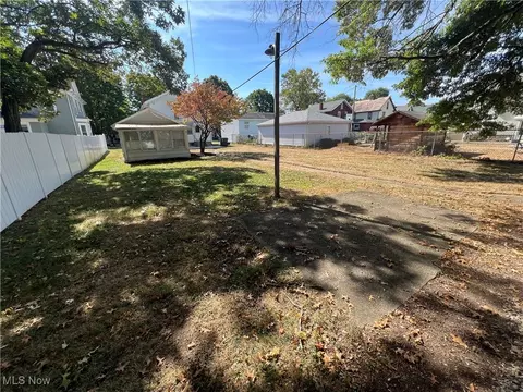 Exterior - 321 E 10th St, Dover, OH 44622 photo 11 of 14