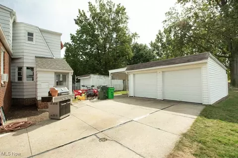 21770 Ivan Ave, Euclid, OH 44123 photo 24
