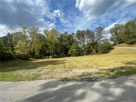 329 Central St, Hopedale, OH 43976