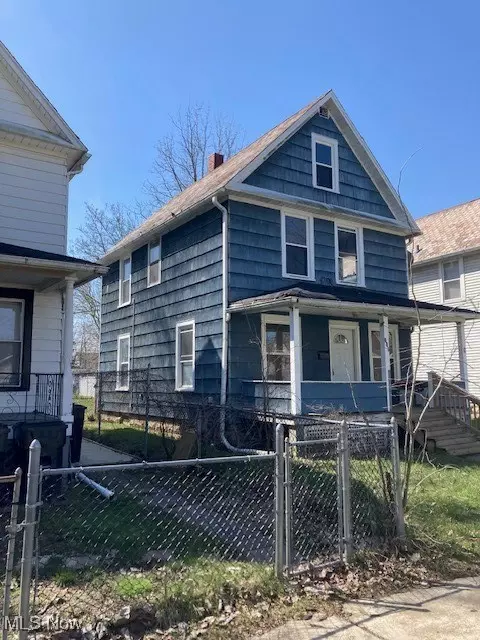 352 11th St, Elyria, OH 44035