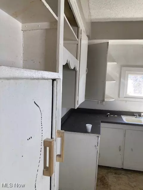 352 11th St, Elyria, OH 44035 photo 5