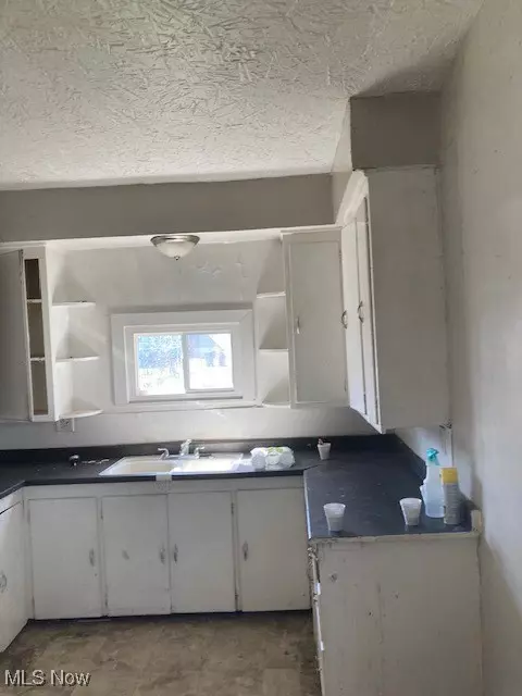 352 11th St, Elyria, OH 44035 photo 7