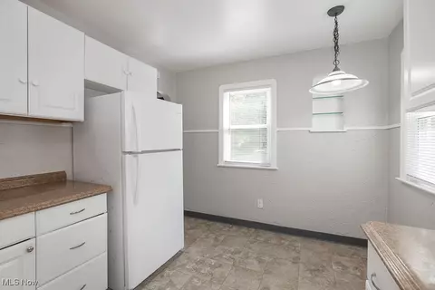 Kitchen - 761 E 250th St, Euclid, OH 44132 photo 2 of 2