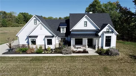 5188 Rolling Ridge Dr, Seville, OH 44273