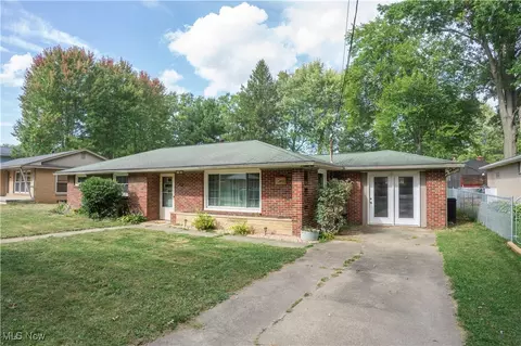 752 Poplar St, Canal Fulton, OH 44614