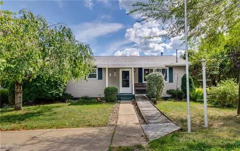 1292 Hocking Rd, Little Hocking, OH 45742
