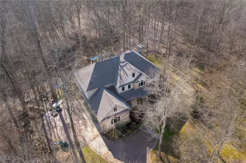 Exterior - 10000 Wisner Rd, Chardon, OH 44024 photo 5 of 8