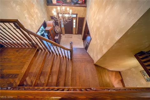 Entry Way - 10000 Wisner Rd, Chardon, OH 44024 photo 2 of 4