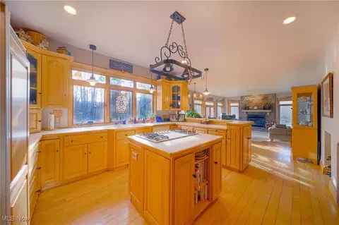 Kitchen - 10000 Wisner Rd, Chardon, OH 44024 photo 1 of 2