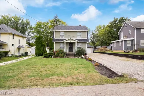 2455 Bakerwood Dr SW, Massillon, OH 44647