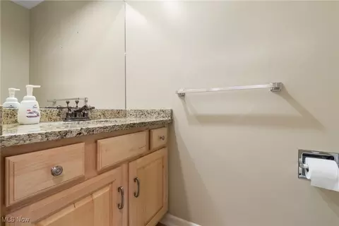 Bath - 420-26 Willow Cir, Aurora, OH 44202 photo 4 of 4