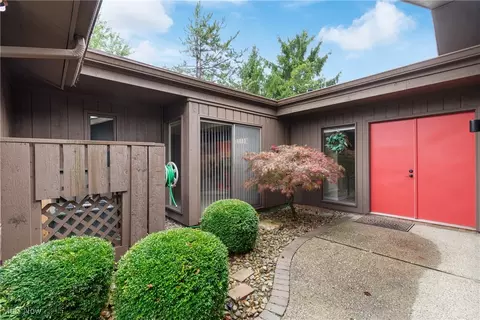 Exterior - 420-26 Willow Cir, Aurora, OH 44202 photo 7 of 7