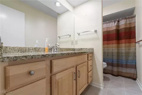 Bath - 420-26 Willow Cir, Aurora, OH 44202 photo 3 of 4