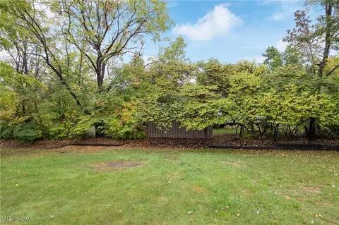 Exterior - 420-26 Willow Cir, Aurora, OH 44202 photo 4 of 7