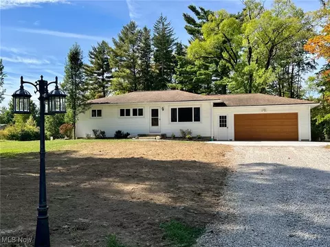 9580 Venus Dr, Chardon, OH 44024 photo 1