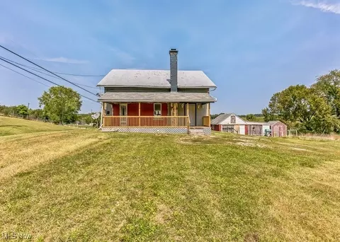 2504 Ravenna Ave SE, East Canton, OH 44730