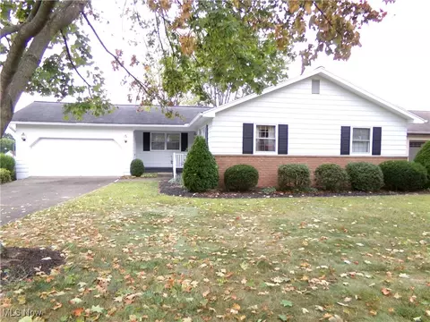 835 Highland Blvd, Coshocton, OH 43812