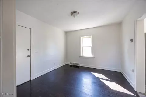 950 E 237th St, Euclid, OH 44123 photo 9