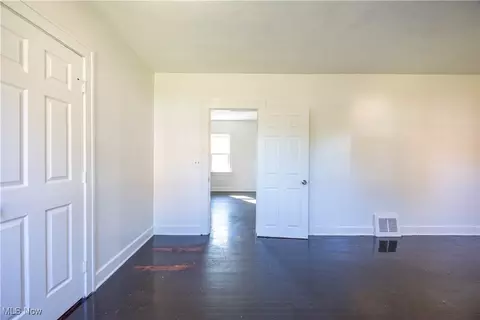 950 E 237th St, Euclid, OH 44123 photo 17