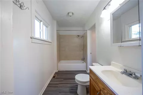 950 E 237th St, Euclid, OH 44123 photo 12