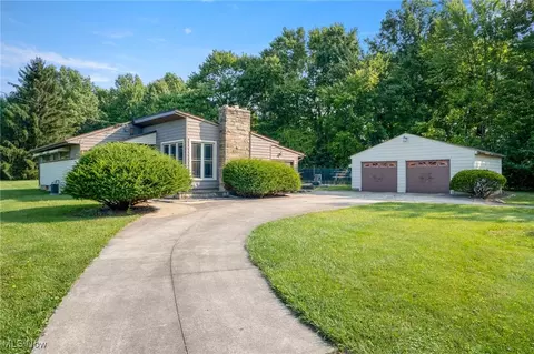 103 Chart Rd, Cuyahoga Falls, OH 44223