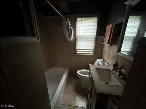 780 E 232nd St, Euclid, OH 44123 photo 7