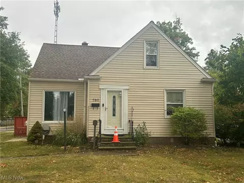780 E 232nd St, Euclid, OH 44123