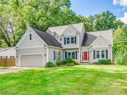 436 Oakgrove St, Ravenna, OH 44266