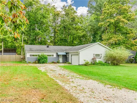 3267 Sandy Lake Rd, Ravenna, OH 44266