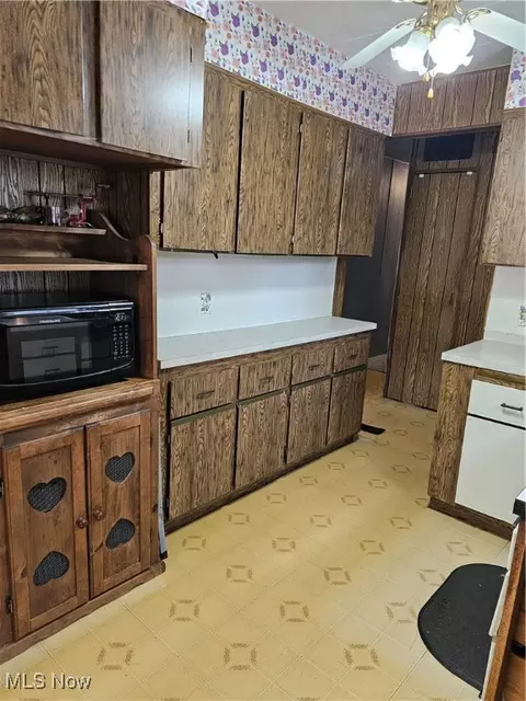 Kitchen - 117 Walleye Ct, Lagrange, OH 44050 photo 2 of 3