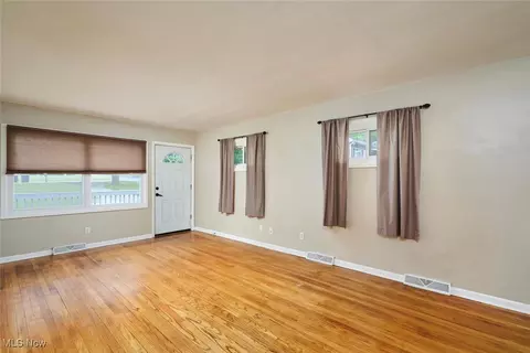 1675 Brittain Rd, Akron, OH 44310 photo 4