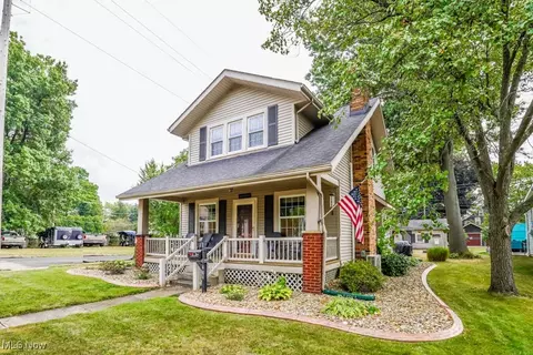 484 Tuscarawas Ave NW, Brewster, OH 44613